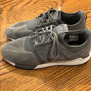 Like new men’s Balance 247.